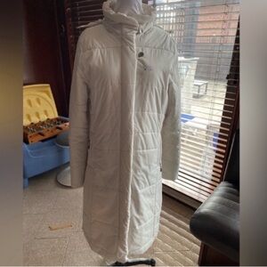 Chlorophylle White Puffer Coat GUC - size XL but fits smaller size M or L